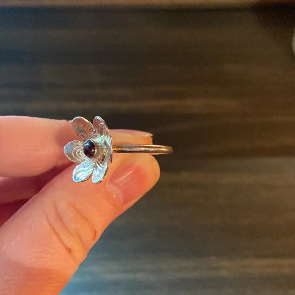 Flower ring - Picture 2 of 2